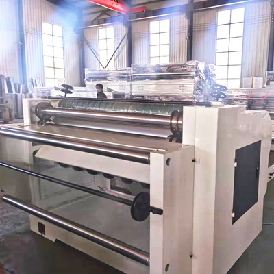 طول 3800mm آلة قطع الكرتون المموج مع كفاءة الطاقة المعبئ