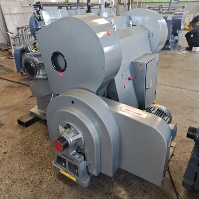 آلة قطع القوالب لصناديق الكرتون المموج من Hengshui Motor، أقصى حجم فعال 1200 × 830 مم، سرعة العمل 20 ضربة في الدقيقة