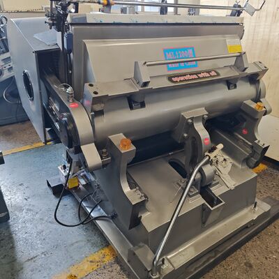 الصين البرونز النحاس بوش الكرتون لوح القطع المقطوعة آلة إمداد النفط الكهربائي طريقة مناسبة للقطع الدقيق وعمليات الإنتاج