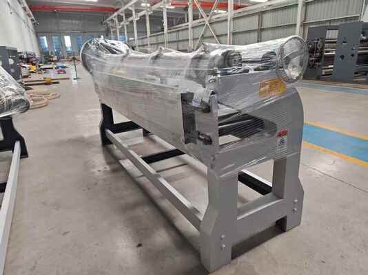 عالية السرعة 40 قطعة / دقيقة المموجة الدوارية Slotter آلة مع 2500mm عرض ورقة الحد الأقصى ودقة الزاوية قطع الحجم 0-60x350
